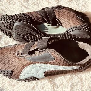 Puma Brown Velcro closure